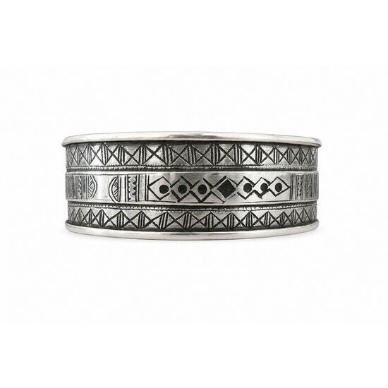 Tuareg Solid Sterling Silver Cuff � Hand Engraved Bracelet with Ebony