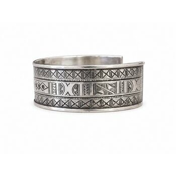 Hallmarked Tuareg Silver Bracelet � Handmade Ebony and Engraved Jewelry