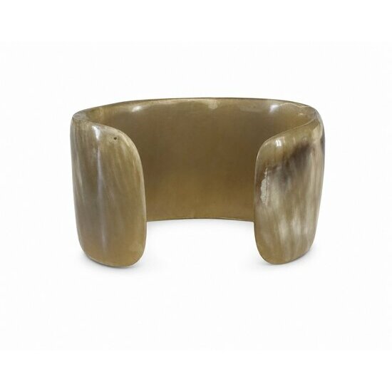 Translucent Natural Horn Cuff – Handmade Smoky Tone Bracelet Handmade Marbled Horn Cuff – Natural Bracelet Opening Detail
