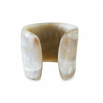 Natural Grey Horn Cuff – Handmade Wide Bracelet for Small Wrists Natural horn cuff for small wrist – bracelet opening and inner view