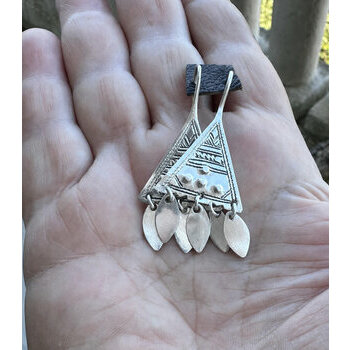 Sterling Silver Drop Earrings – Engraved Boho Chic Jewelry Handmade 925 Silver Earrings in Hand – Engraved Boho Drop Earrings