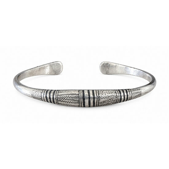 Black & Silver Cuff Bracelet – Slim Adjustable Handmade Design Unisex Sterling Silver and Ebony Bracelet – Slim Hand Engraved Cuff