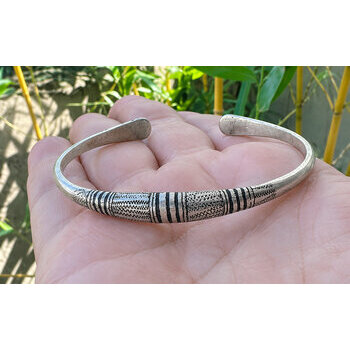 Black & Silver Cuff Bracelet – Slim Adjustable Handmade Design Handmade Silver and Ebony Bracelet – Black and Silver Unisex Jewelry