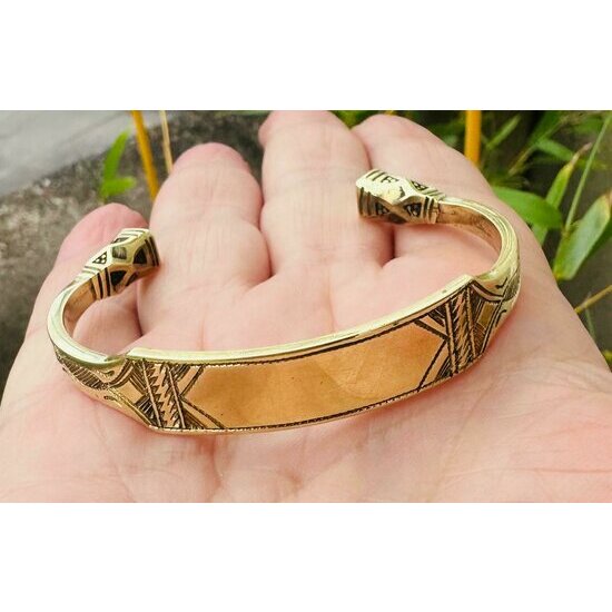 Engraved Brass Cuff Bracelet – Handmade Adjustable Sculpted Bangle Hand Engraved Brass Cuff – Unisex Bracelet with Sculpted Ends