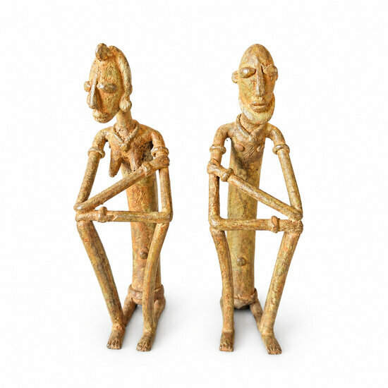 Pair of Brass Dogon Figurines – Seated Couple, 18 cm Brass Dogon Couple with Bronze Patina – Two Seated Figurines, Front View