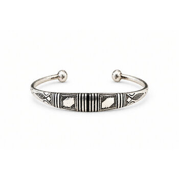 Sterling Silver and Ebony Cuff Bracelet � Hand-Engraved Front View